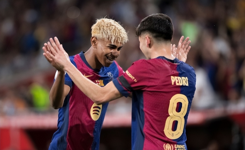 这脚爆射有火箭推进器吧？