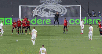 灰熊全队投篮命中率高达50%，但15次失误比马刺多了9次