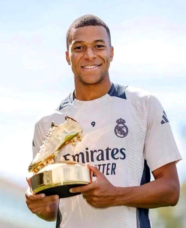 开始北伐！曼联在客场以4比1轻取狼队，3轮不败后升第6